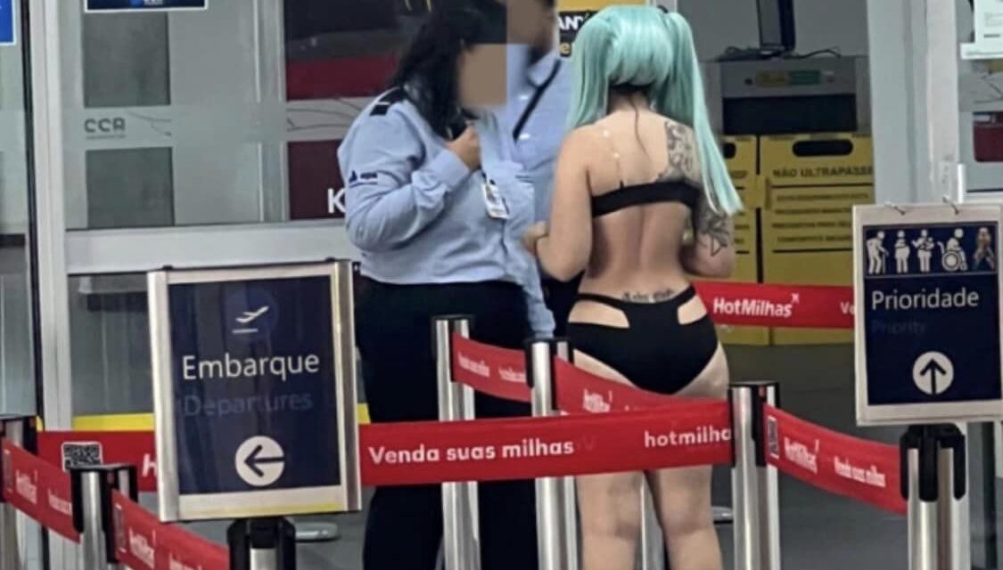 Impiden subir al avión a KINE-CHAN modelo de OnlyFans por cosplay ‘inapropiado’