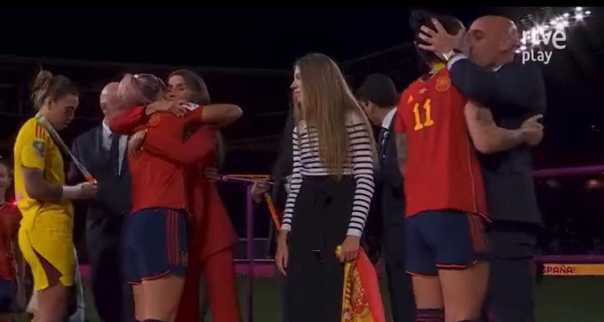«’¿Un piquito?’ y ella dijo ‘vale’»Rubiales justifica su beso a Jenni Hermoso